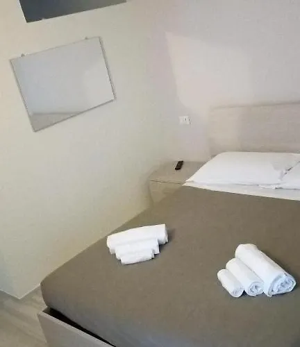 Nelblu 住宿加早餐酒店 滨海波利尼亚诺