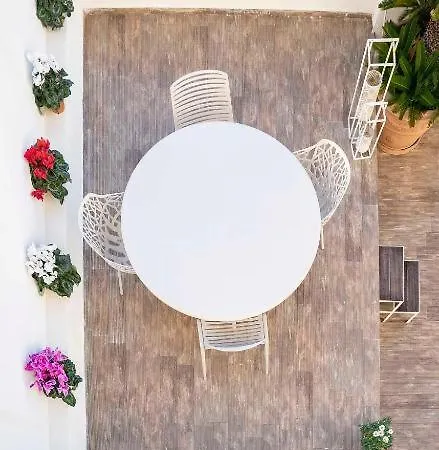 Nelblu Frühstückspension 4*